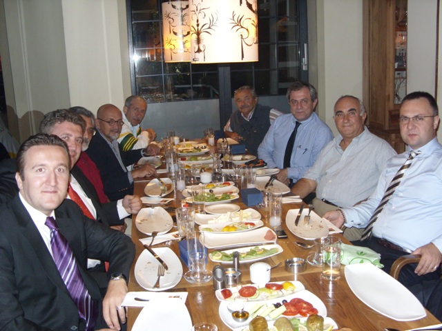 Soldan sağa - Tunca Güzeloğlu´96 İstanbul, Eren Güzeloğlu´92 Samsun, Turhan Aksu´69 Konya,Metin Türk İmren´63 Samsun,Mustafa Atalay´66 Samsun, Feyzullah Arda´65 İzmir, İlker Gelişen´71 İzmir, Hasan Eskil´63 Konya,Aytaç Taygal´90Samsun